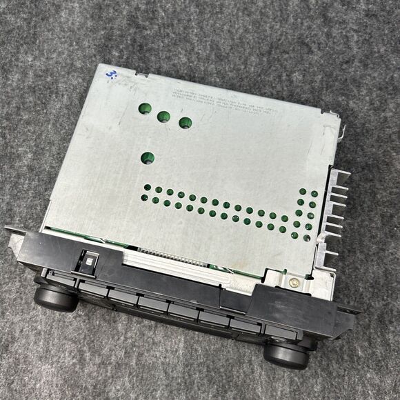 Dodge Chrysler Jeep OEM Radio CD Player Part No P05064173AI Dated 12-18-2006 - Picture 6 of 9